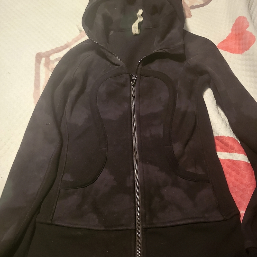 Lululemon  sweater